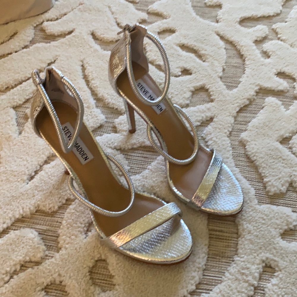 Steve Madden silver snake heels